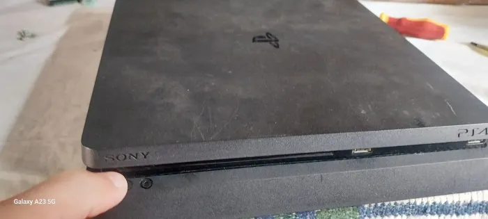 Playstation 4 slim