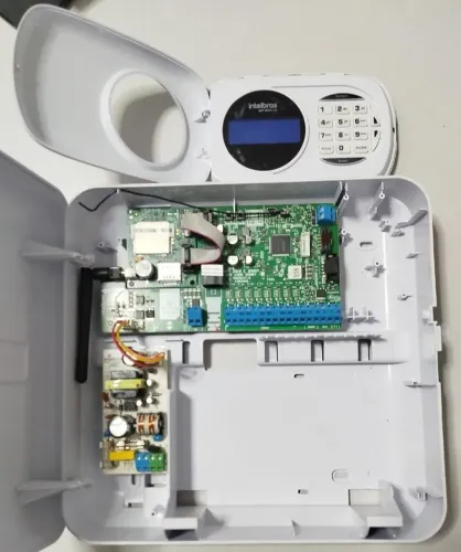 Central de alarme Intelbras AMT 2018 E + Módulo XG 4G Aceito troca por Radio PX/PY