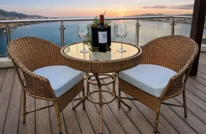 Mesa bistrô com poltronas