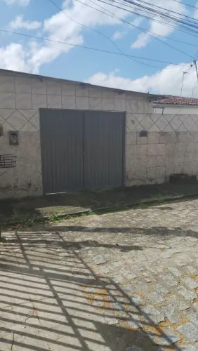 Casa a venda em condomínio