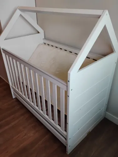 Berço Montessoriano Americano com Colchão - Henn Branco