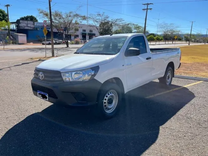 Toyota Hilux CS 4X4 2.8 TDI Diesel Mec. 2022