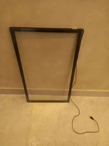 Moldura touch screen 32"