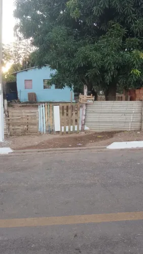 Vendo uma casa em vg 5 peças grande quintal grande