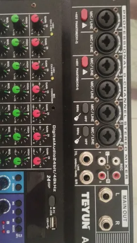 Vendo mesa podcast 8 canais Teyon A8