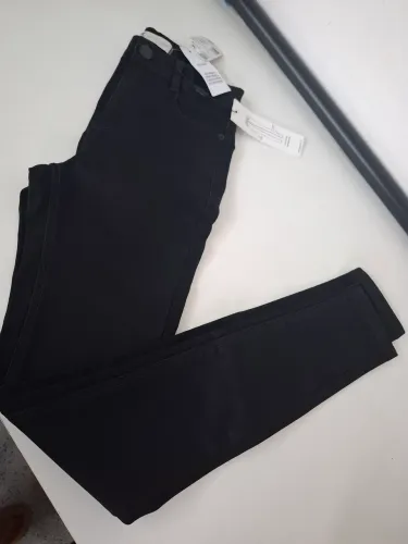 Calca com lycra preta