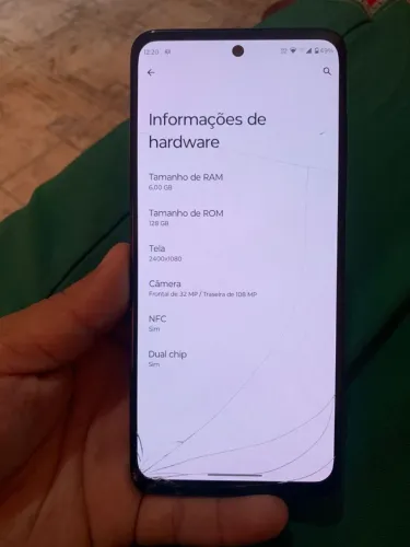 Moto Edge 20 lite 128gb e 6 de RAM, todo original, trincado como mostra as fotos.