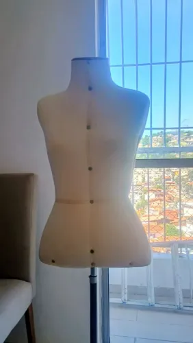 Manequim Busto Deluxe de Costura c/ Pedestal.