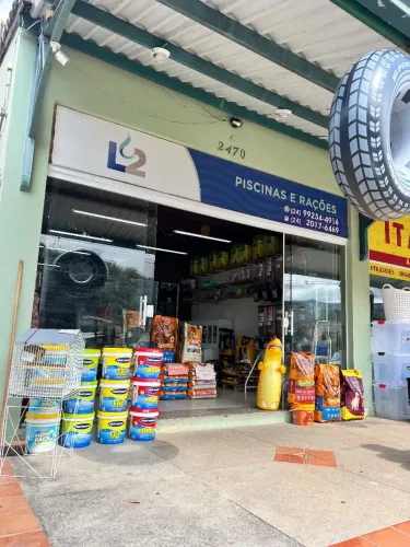 Loja em funcionamento Pet shop e piscinas