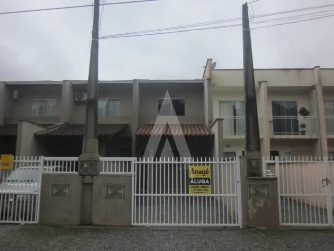Geminado com 2 quartos, no bairro Vila Nova