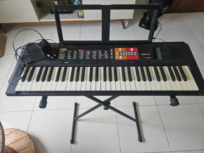 YAMAHA PSR F51