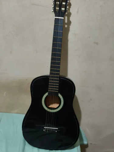 Vendo violão vogga semi novo