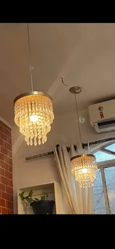 Vende-se 2 lustre tamanho médio por 300,00