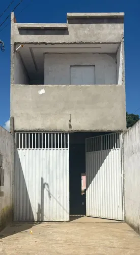 VENDO OU TROCO PRÉDIO NA COLONIA TREZE .