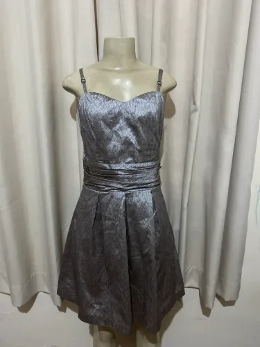 Vestido midi da Reserved tamanho 36 acetinado