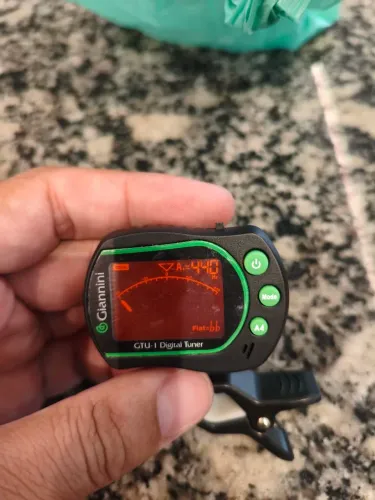 Afinador Digital Cromático Giannini GTU-1