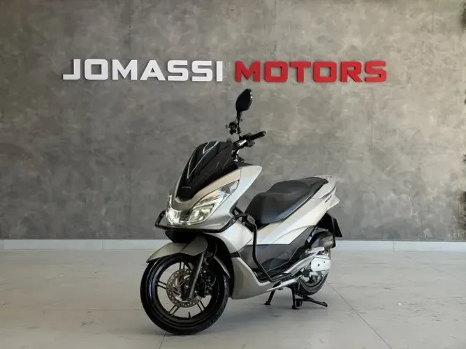 Honda pcx 2017 scooter