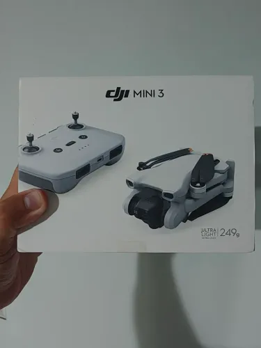 Drone DJI MINI 3 standart LACRADO para voar e capturar imagens profissionais 