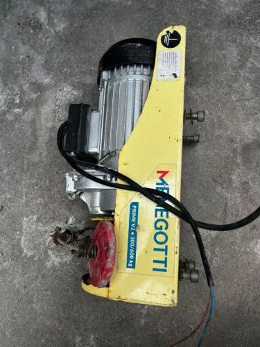 Guincho elétrico de coluna Menegotti prime v2