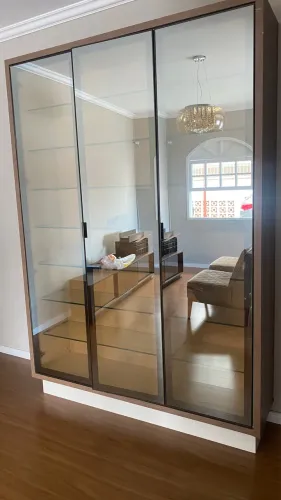 Vendo essa linda cristaleira 