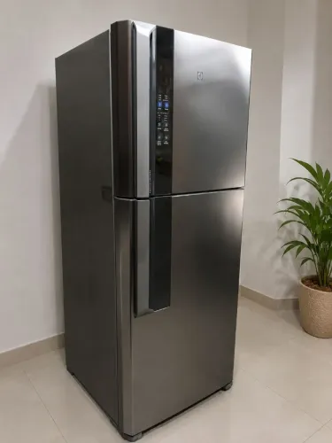 ? Geladeira Electrolux IF55S Frost Free Inox ? Seminova