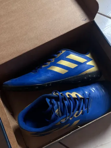 Chuteira Adidas Nova