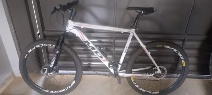 Bicicleta MDi - Aro 26 -Quadro 17" - Câmbio Shimano
