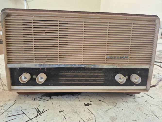 Radio Philips Antigo