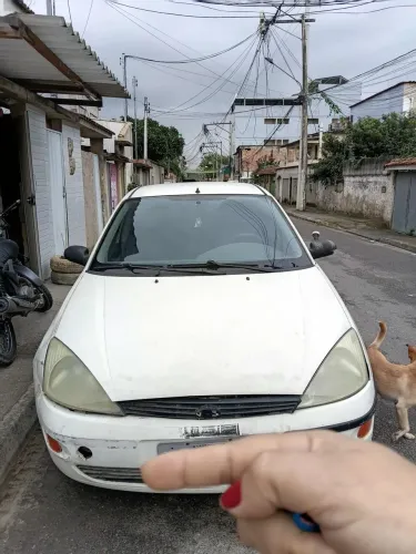 Ford Focus 1.8 16V 5P 2003