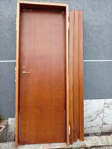 Porta interna 70cm com cachilhos