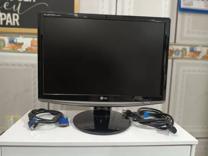 Monitor LCD (LG) 17"