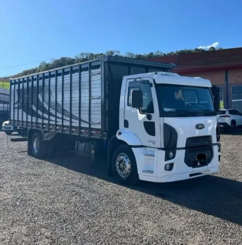 Ford cargo 1723 4x2 - 2013 Boiadeiro