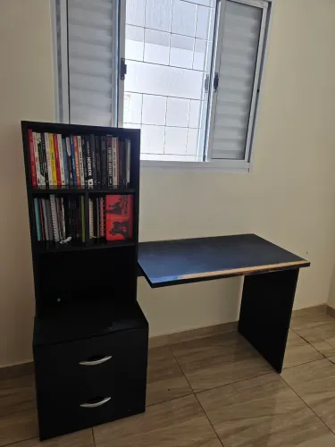 Escrivaninha com Prateleira e Gaveteiro - Ideal para Estudo/Home Office / Reforma