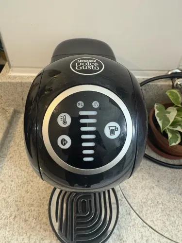 Cafeteira Dolce Gusto Plus