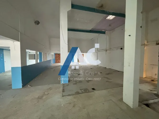 GALPÃO COMERCIAL COM 300 M² EM PERNAMBUÉS