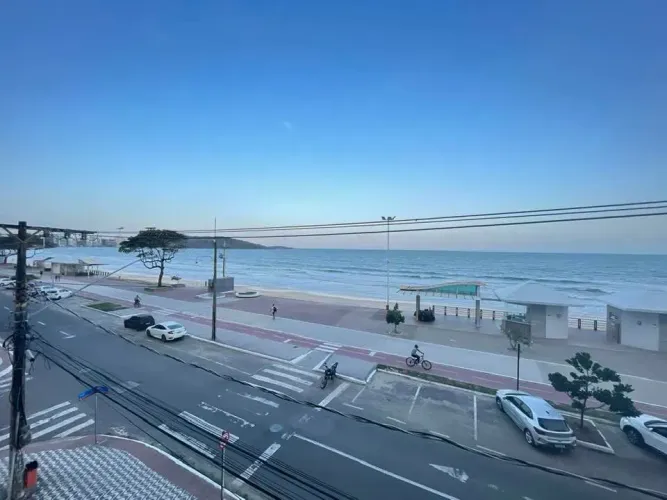 Apartamento para venda possui 160 metros quadrados com 3 quartos em Praia do Morro - Guara