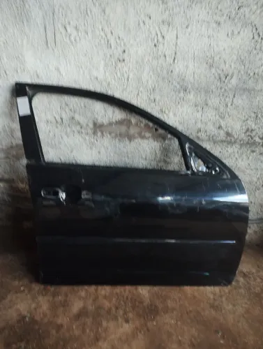 Porta do fusion lado direito conservado 