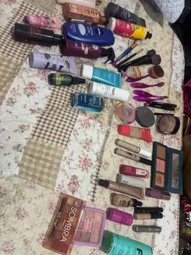 Kit produtos maquiagem