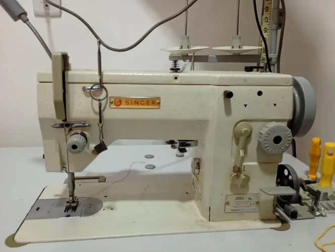 Máquina de costura Singer 