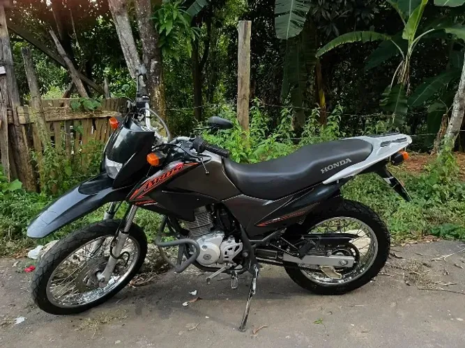 Honda Bros 150 preta