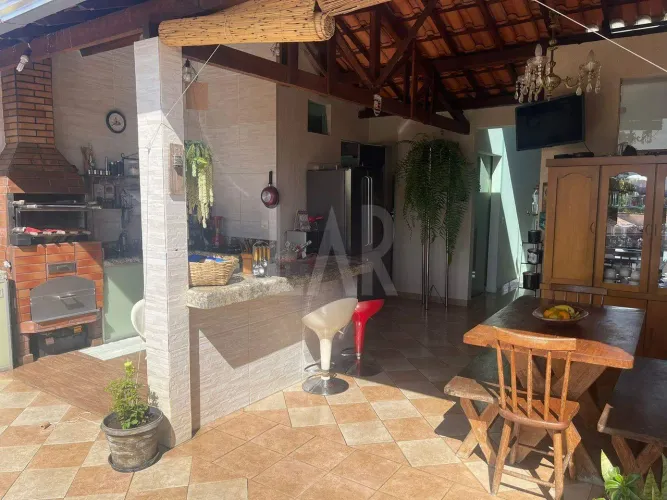 Casa para aluguel, 3 quartos, 1 suíte, 2 vagas, Santa Amélia - Belo Horizonte/MG