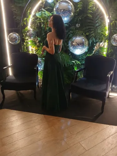 Vestido verde brilhante para formatura ou outros eventos