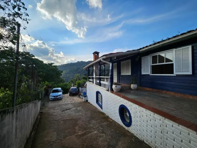 Linda Chácara à Venda em Bragança Paulista, porteira fechada