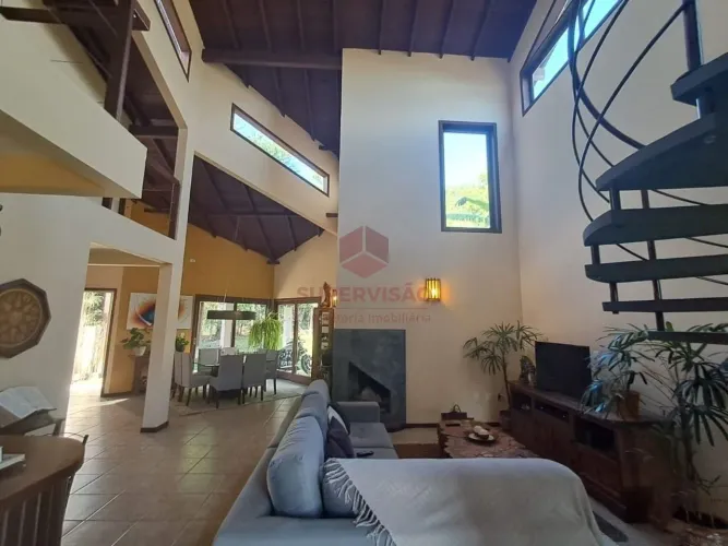 Casa com 5 quartos à venda, em condomínio fechado, na Cachoeira do Bom Jesus - Florianópol