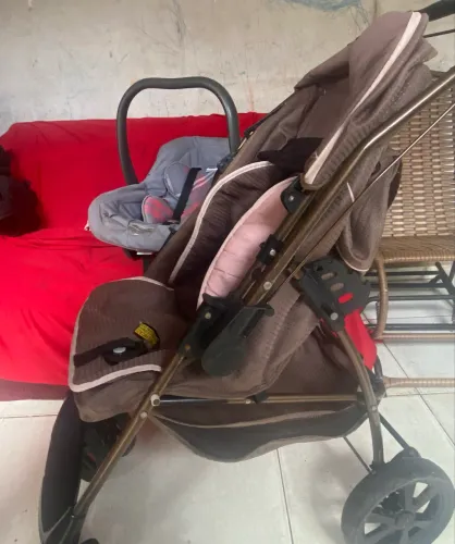Carrinho de baby mais babê conforto 