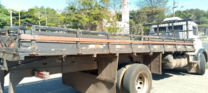 Carroceria usada ( caminhão toco)