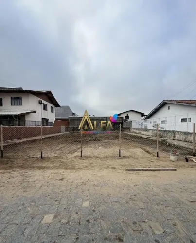 TERRENO NO GRAVATA a apenas 160 m da Praia - Pronto para construir