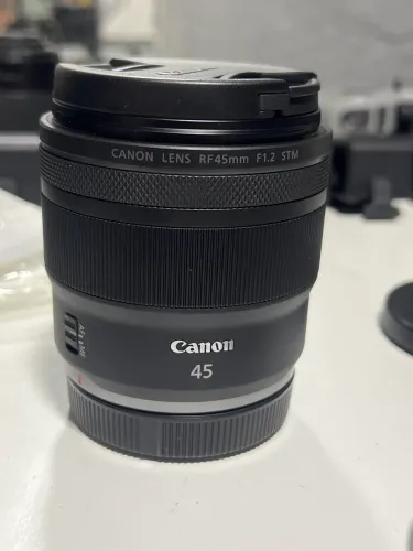 Lente canon 45mm RF 1.2 STM