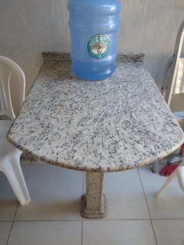 Mesa de mármore 