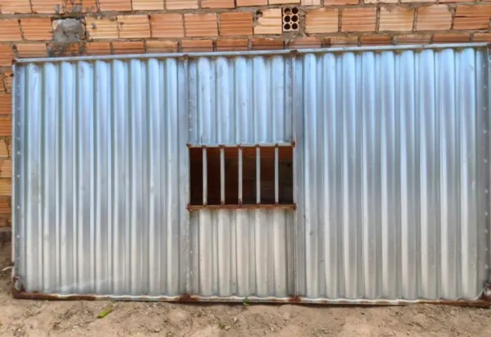 VENDE SE PORTÃO DE FERRO METALON 
